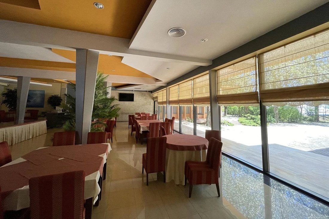 Sala restaurantului Hotel Palas